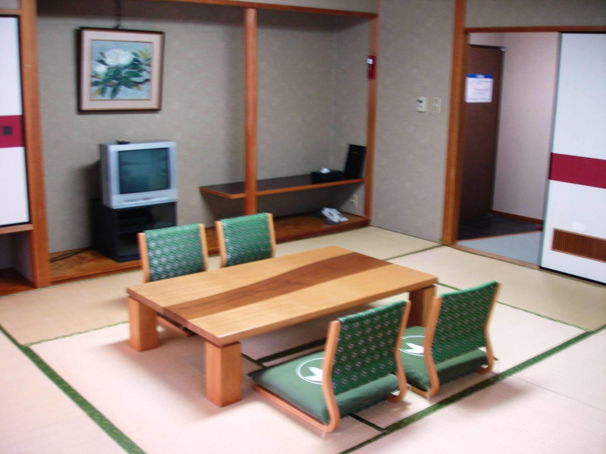 Hotel Awanosho Miyoshi  Esterno foto